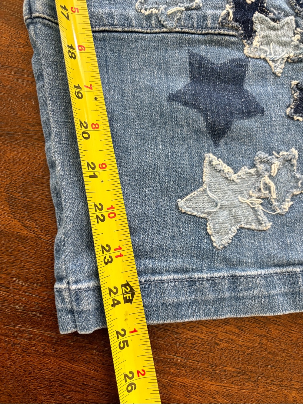 Pilcro Anthropologie Izzie Relaxed Pull On Frayed Stars Patch Barrel Jeans Small - Picture 12 of 13